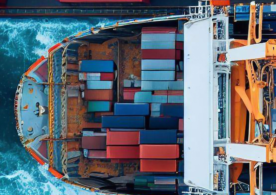 Como a arbitragem marítima resolve conflitos no transporte de cargas.