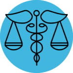 Ícone com fundo azul. Balança do direito e símbolo da medicina. Representa resolução de conflitos na saúde.