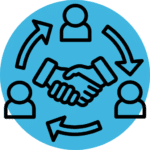 Ícone de fundo azul com mãos apertando e três pessoas em círculo. Representa as funções do mediador.